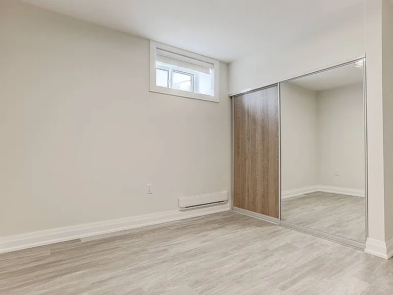 2071 Keele St #LOWER — Photo 16