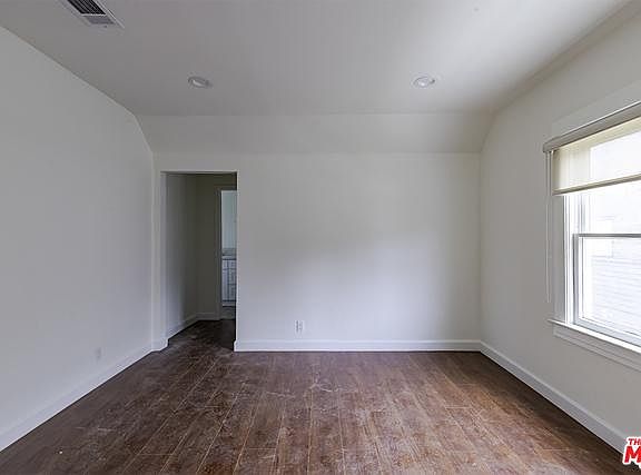 5th image of 1726 S Oxford Ave