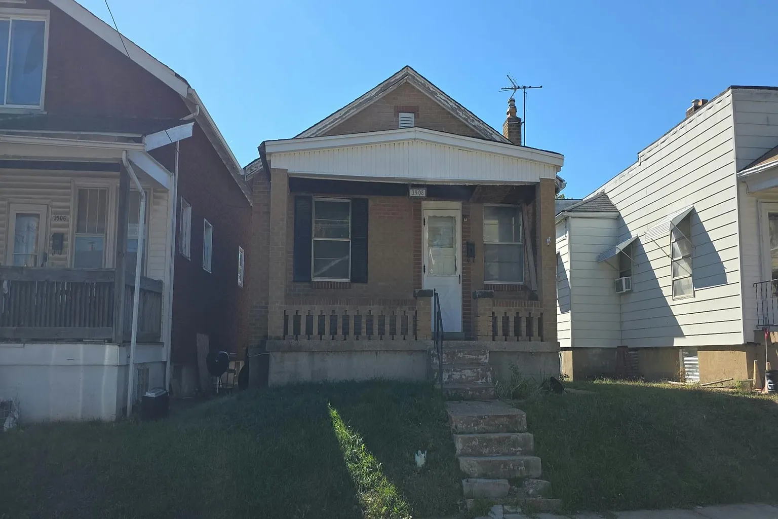 3908 Schiller Pl photo 1