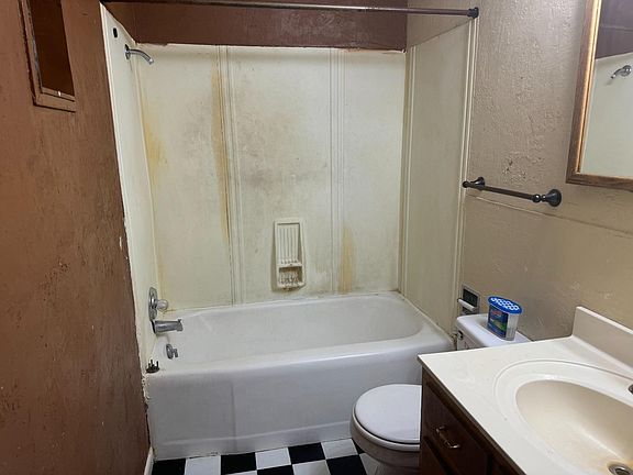 4th image of 47 N Oklahoma Ave