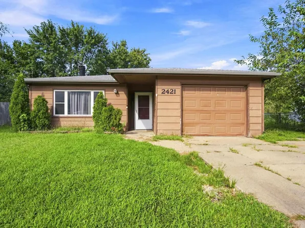 2421 Galloway Dr, Manhattan, KS 66502