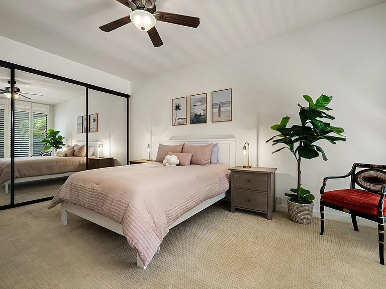 521 Desert West Dr — Photo 29