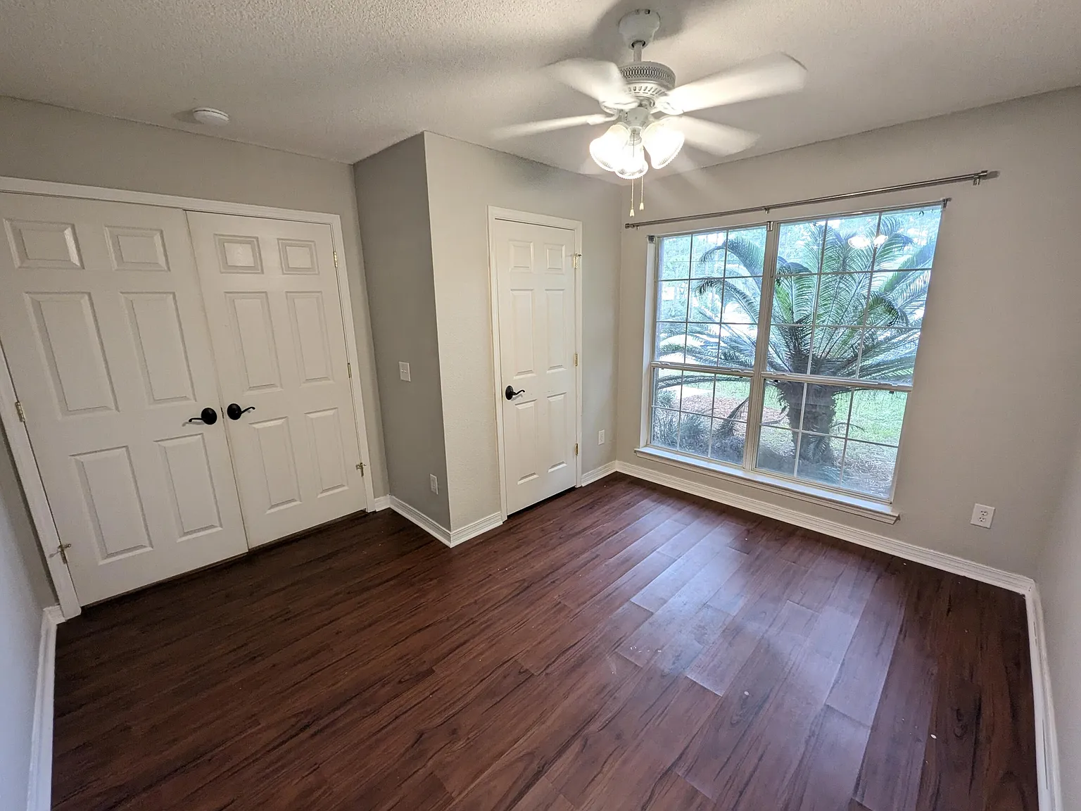 4 bed, 1863 sqft, $2,320 — Photo 3