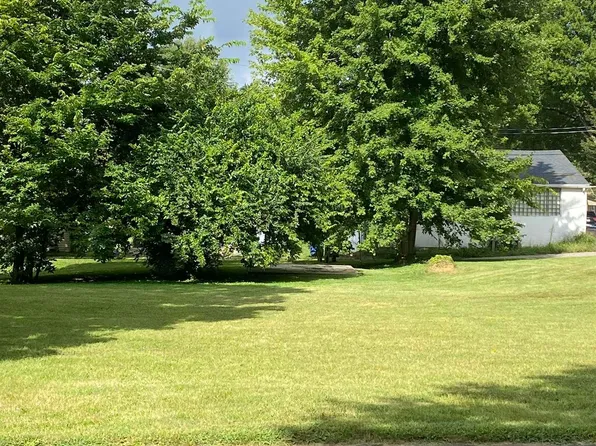 1433 College St, Logansport, IN 46947