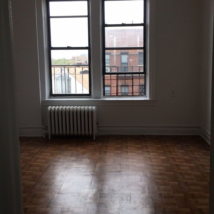 2nd image of 1545 Dahill Rd APT H4