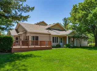 1555 Castlegar Ct, Pleasant Hill, IA 50327