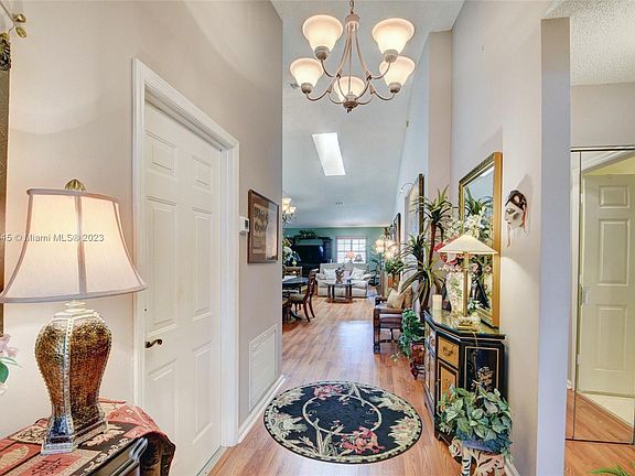 5th image of 3890 Dafilee Cir
