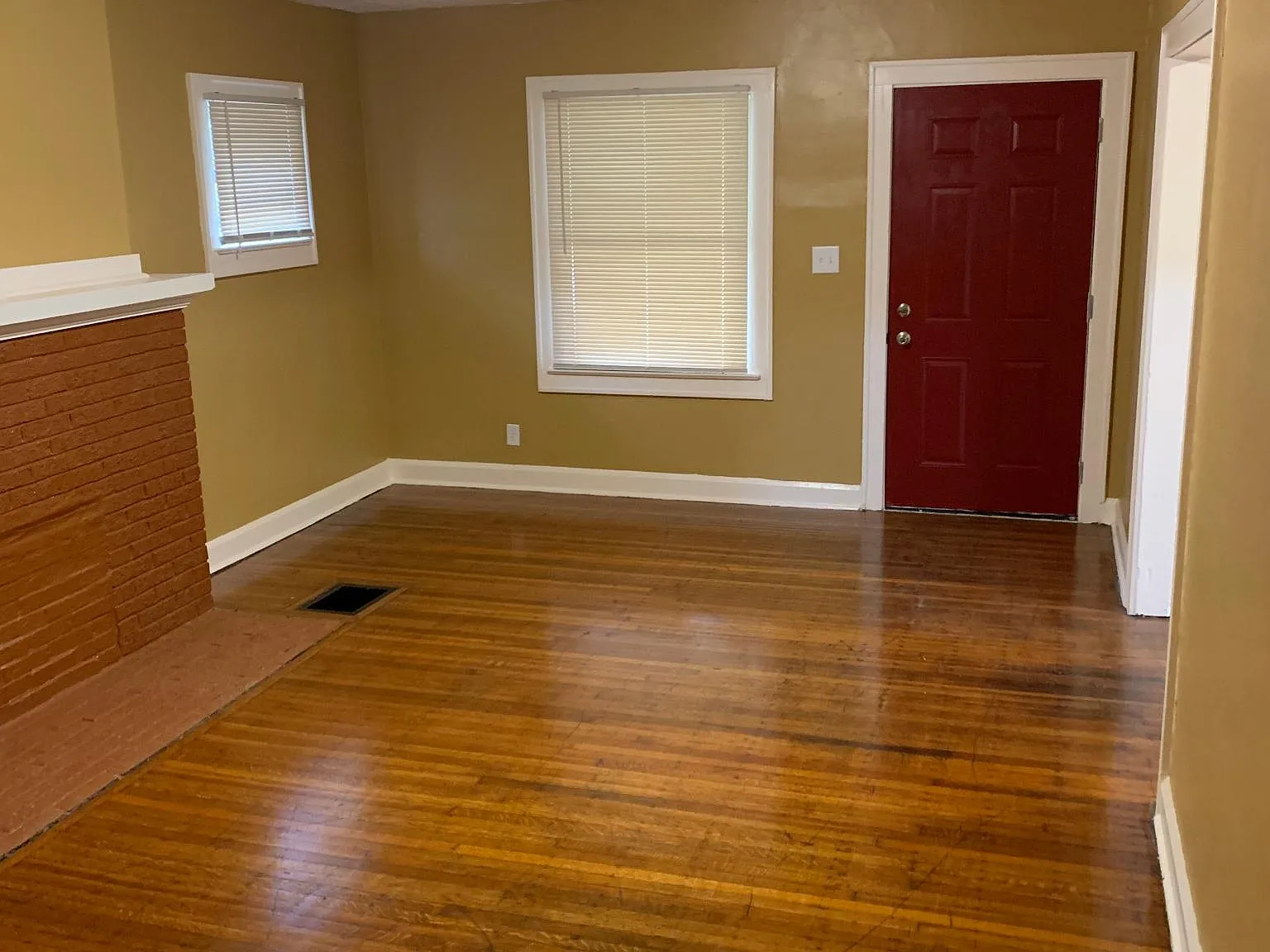 414 N Euclid Ave — Photo 4