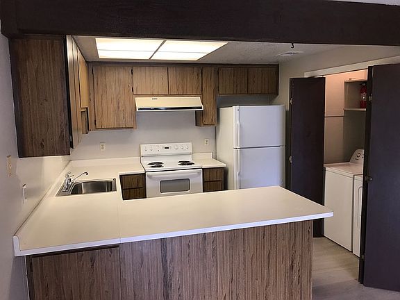 4th image of 8328 Deville Oaks Way