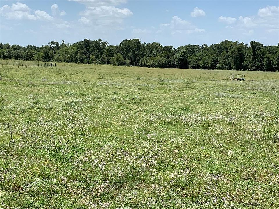 1st image of 3215 Deer Valley Ln