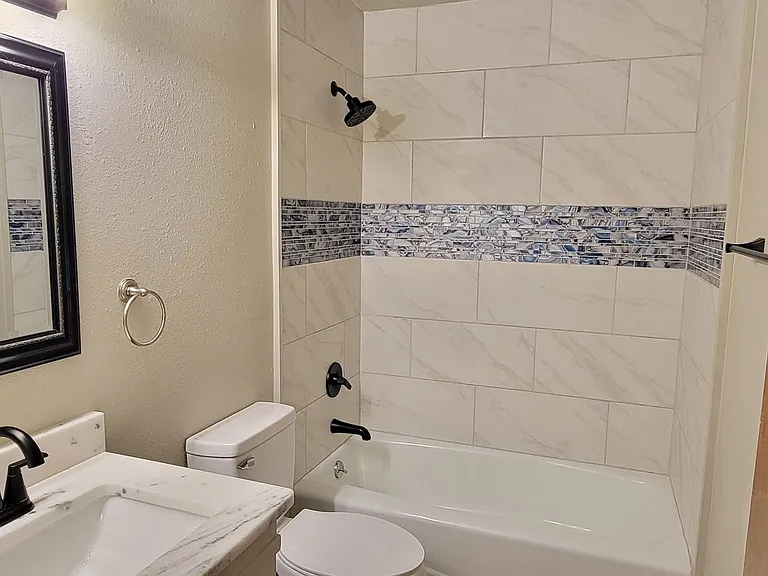 3516D Adenmor Ct — Photo 19
