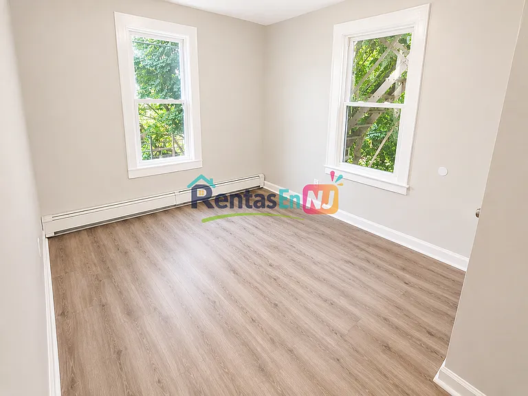 27-29 N Munn Ave #2B — Photo 6