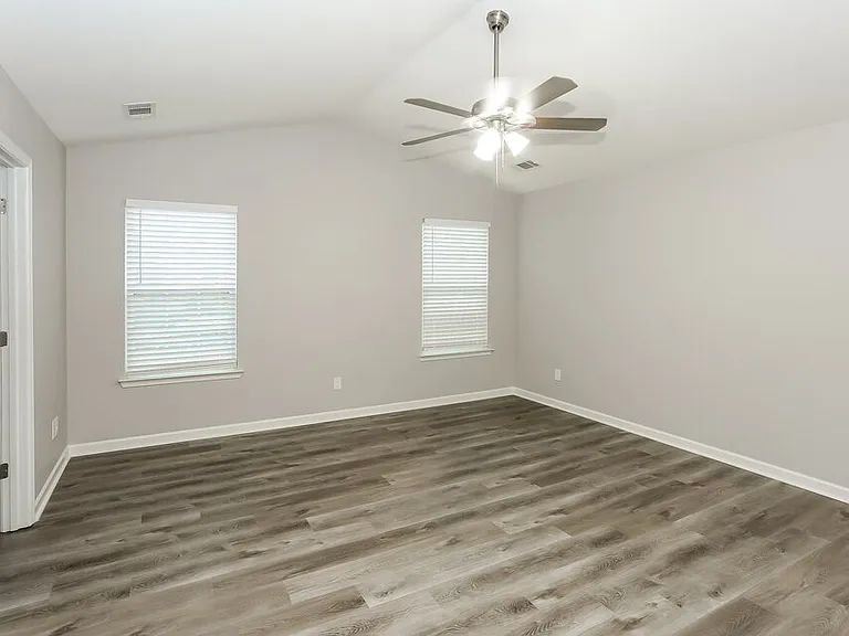 3031 Crabapple Ln — Photo 8