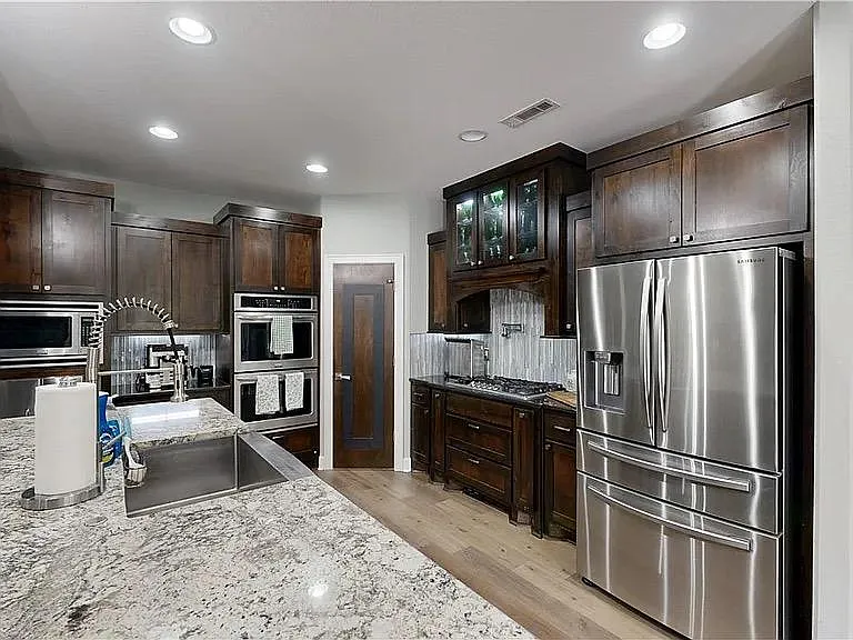 508 Candlelight Cir — Photo 20
