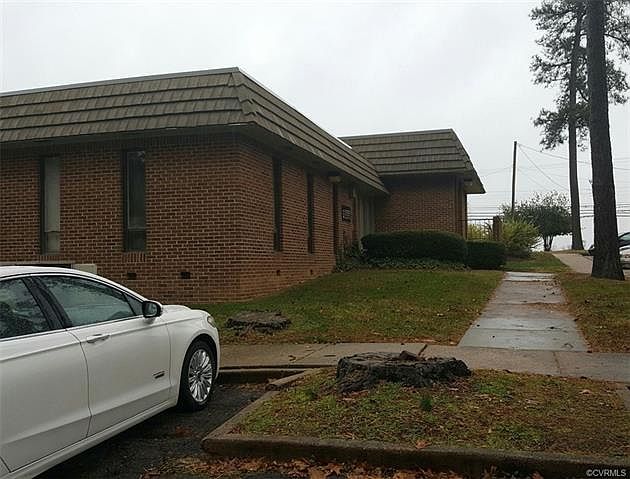2nd image of 7834 Forest Hill Ave