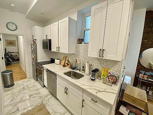 3rd image of 233 W 15th St APT 2E