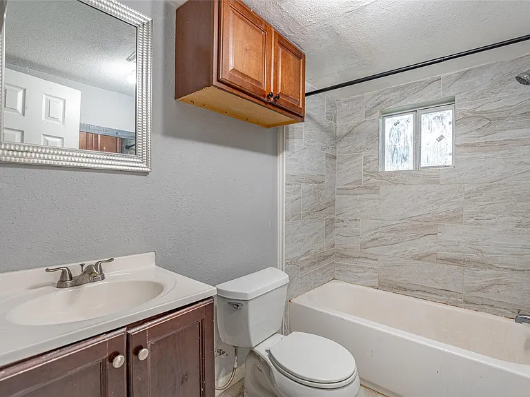 4206 Walker St #B — Photo 8