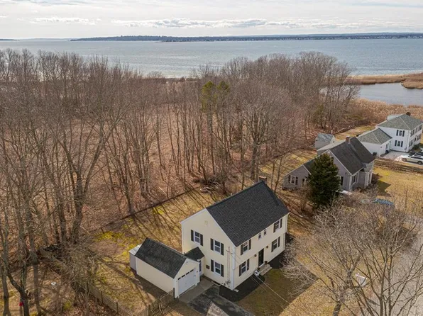 22 Mosher Dr, Barrington, RI 02806