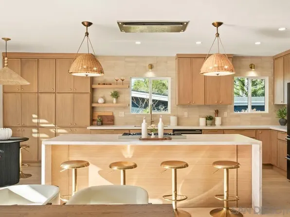 526 Saxony Rd, Encinitas, CA 92024