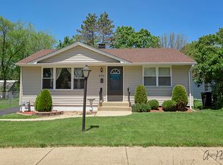 456 Alma Ter, Cary, IL 60013