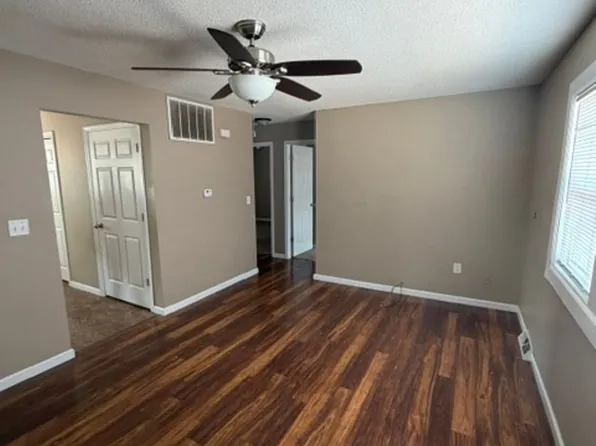 405 S Main, 405 S Main St #B, Chatham, IL 62629