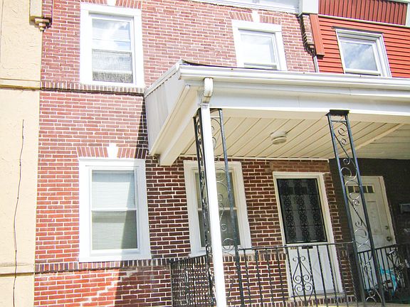 3rd image of 2737 S Sheridan St