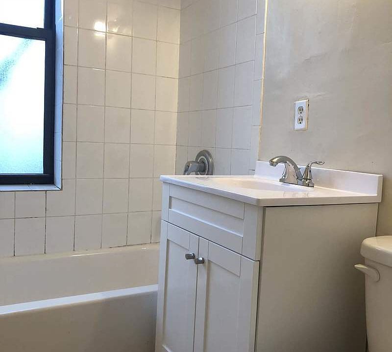 2nd image of 1980 Unionport Rd APT D33