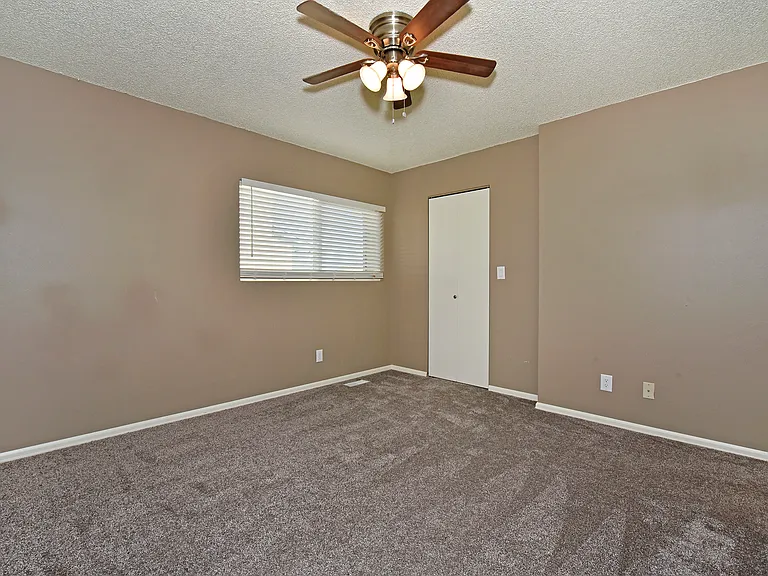 2350 Washo Cir — Photo 7