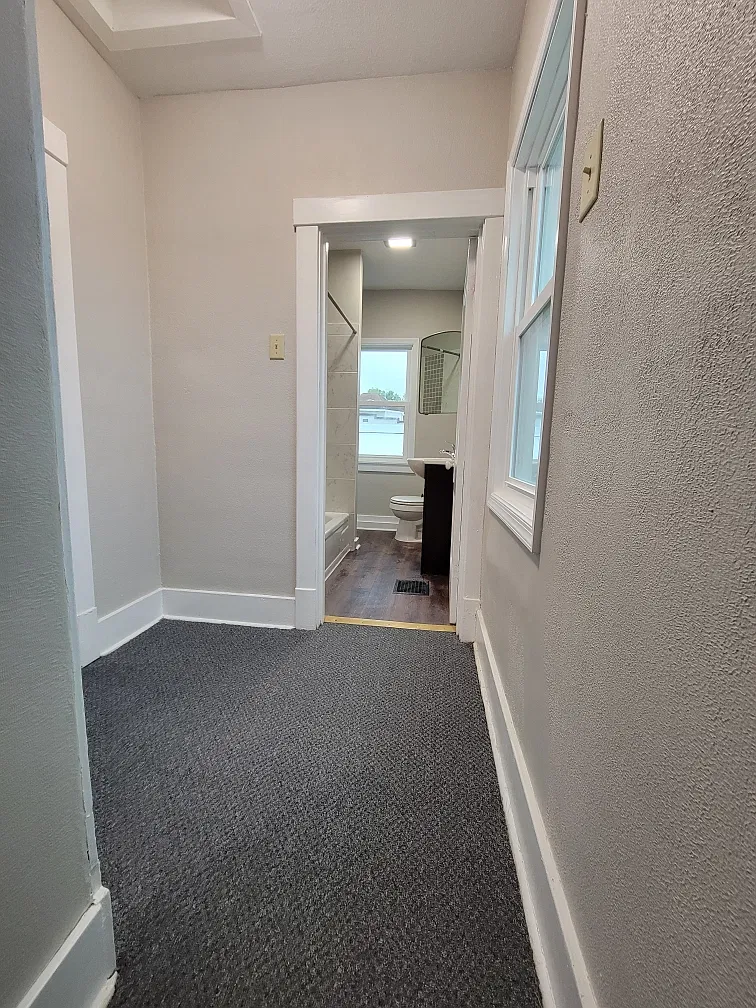 2 bed, 1080 sqft, $1,200 — Photo 2
