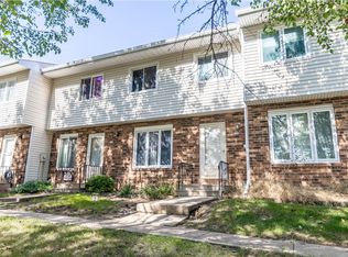108 Holiday Cir #2, West Des Moines, IA 50265