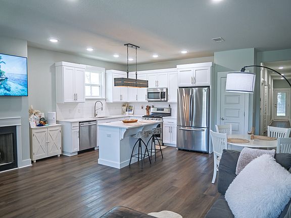 4th image of 817 N D St #817