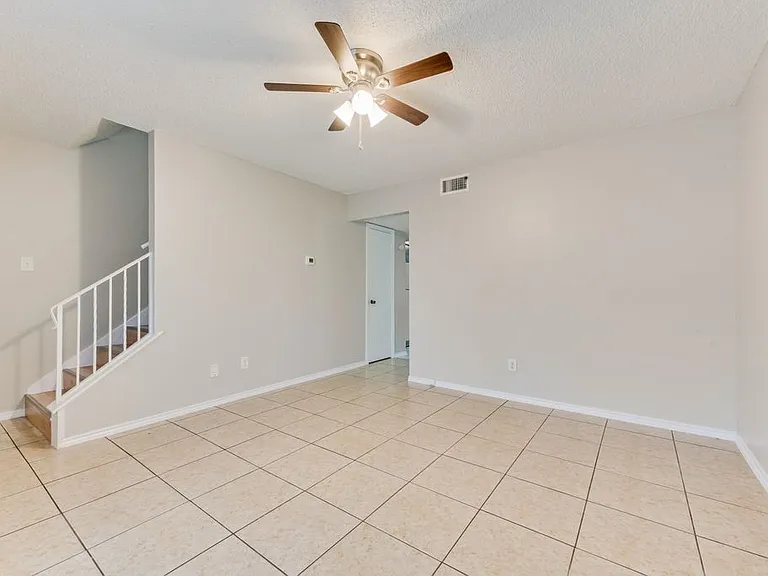 1728 W Sanford St #J — Photo 14