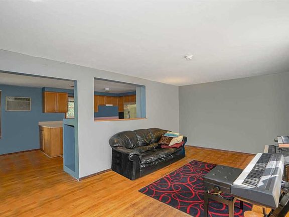 4th image of 439 Collington Dr