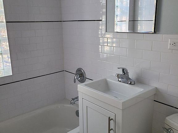 5th image of 4159 N Ashland Ave