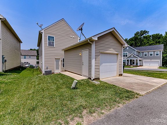 3rd image of 11503 McDunkeld Dr