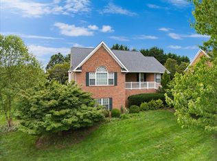6915 Doral Dr, Radford, VA 24141