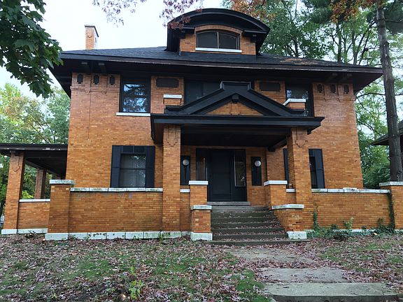 3rd image of 307 1st St