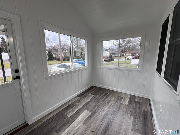 5th image of 65 Roseville St