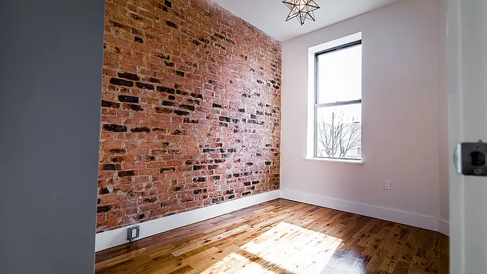 Rented by Nooklyn NYC LLC | media 11