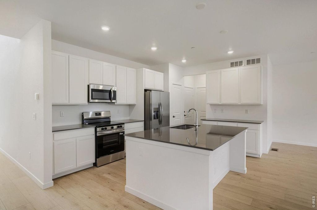 1956 Crested Lark St
