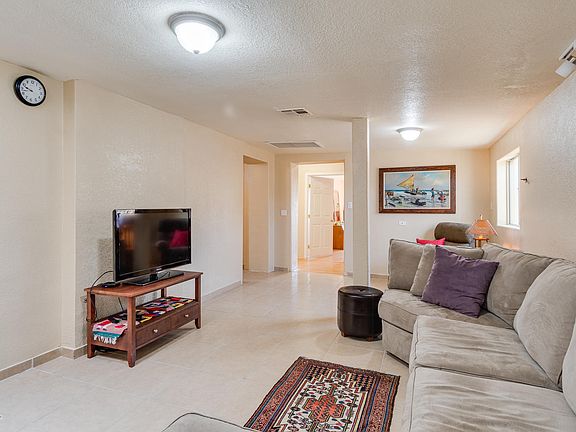 3rd image of 3727 N Los Altos Ave