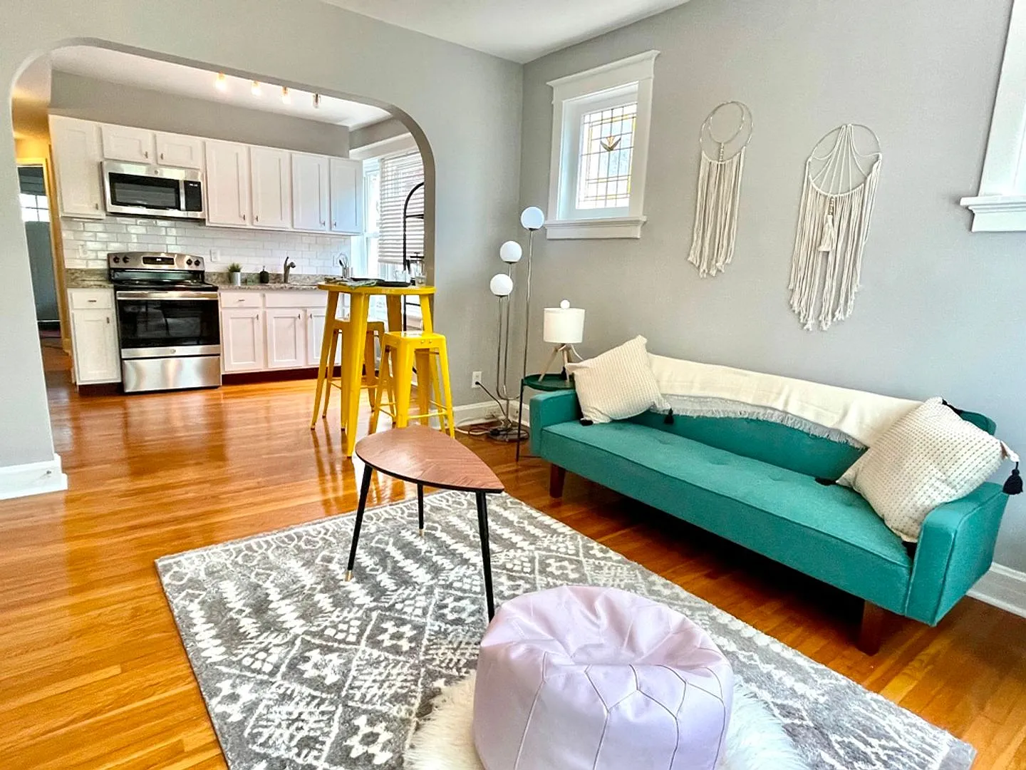 1 bed, 1.0 bath, $1,145 — Photo 4