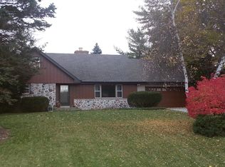 18535 Parkview Dr, Brookfield, WI 53045