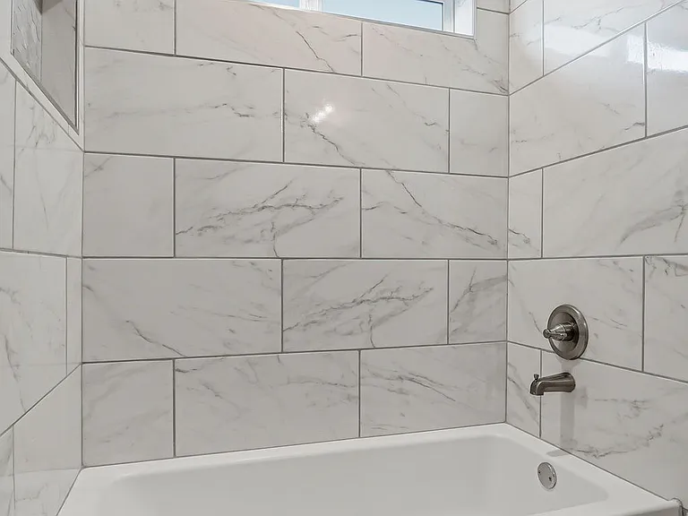 212 Lydia St — Photo 17