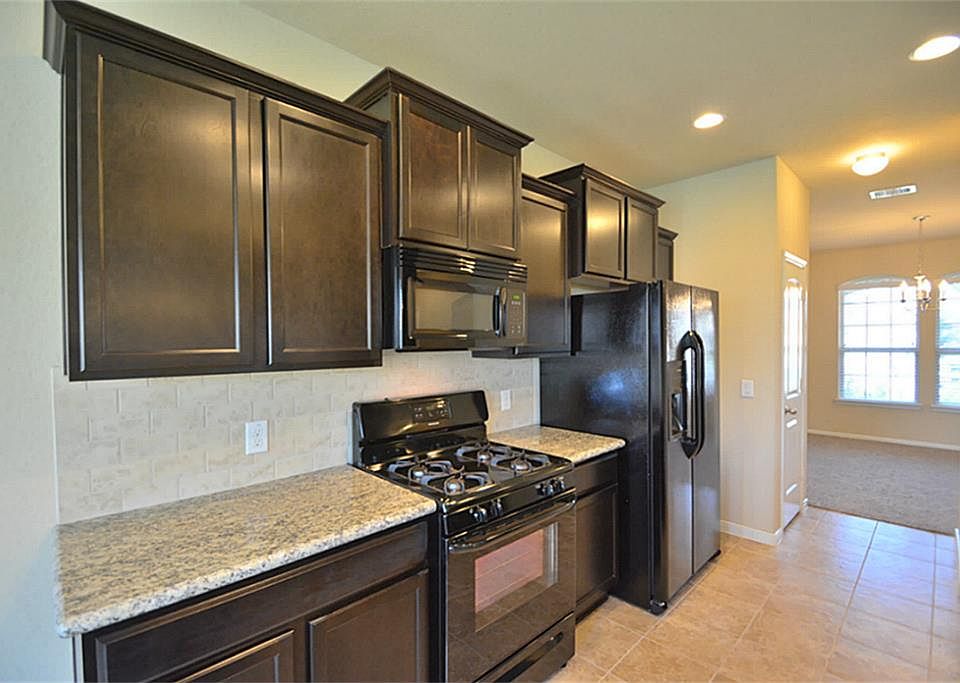 2nd image of 1815 Bravos Manor Ln