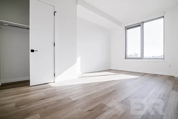 Rented by EXR | media 15