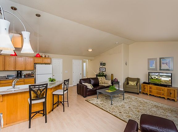 5th image of 8410 NE 55th St