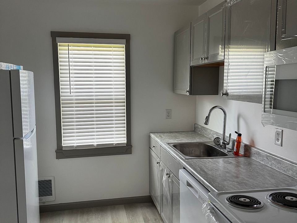 1st image of 514 Myrtle Ave E #2