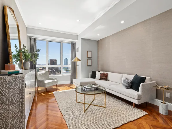 351 East 51st Street image 1 of 11