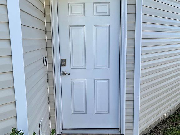 3rd image of 127 Nivana Dr